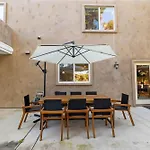 Oceanview Luxe Retreat With Rooftop