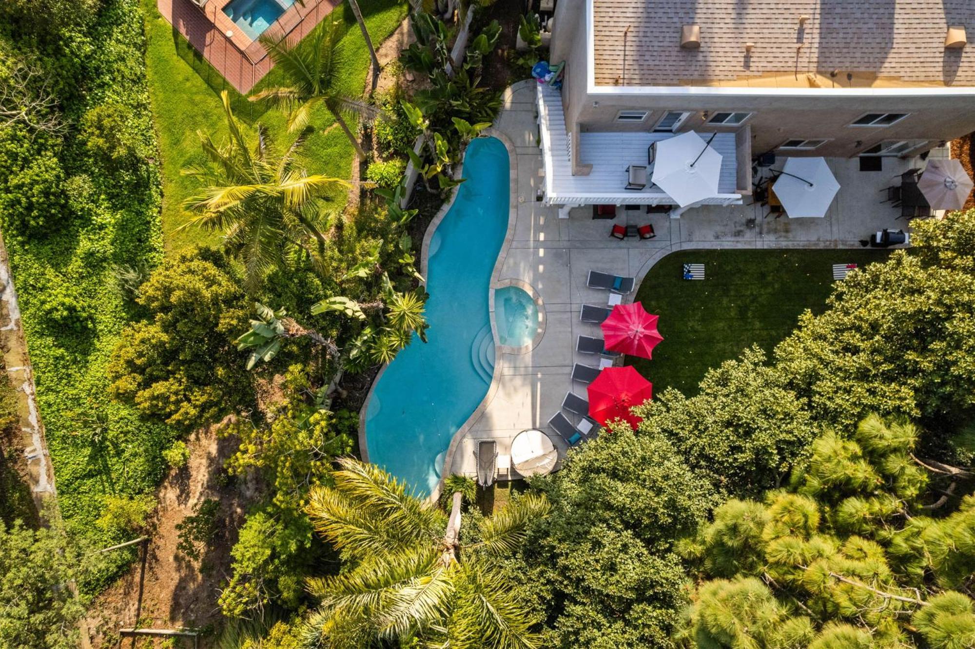 Oceanview Luxe Retreat With Rooftop *