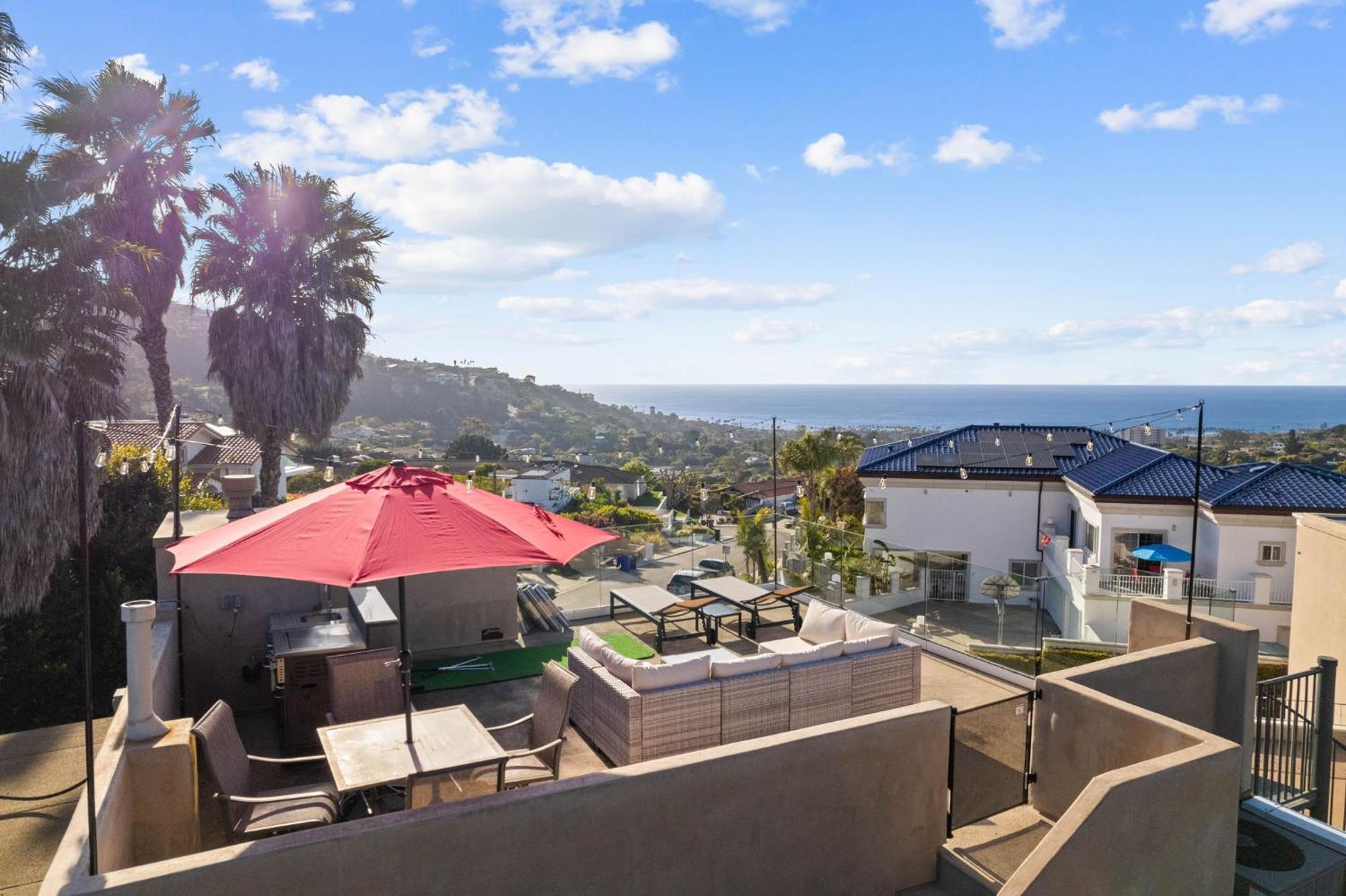 Villa Oceanview Luxe Retreat With Rooftop *