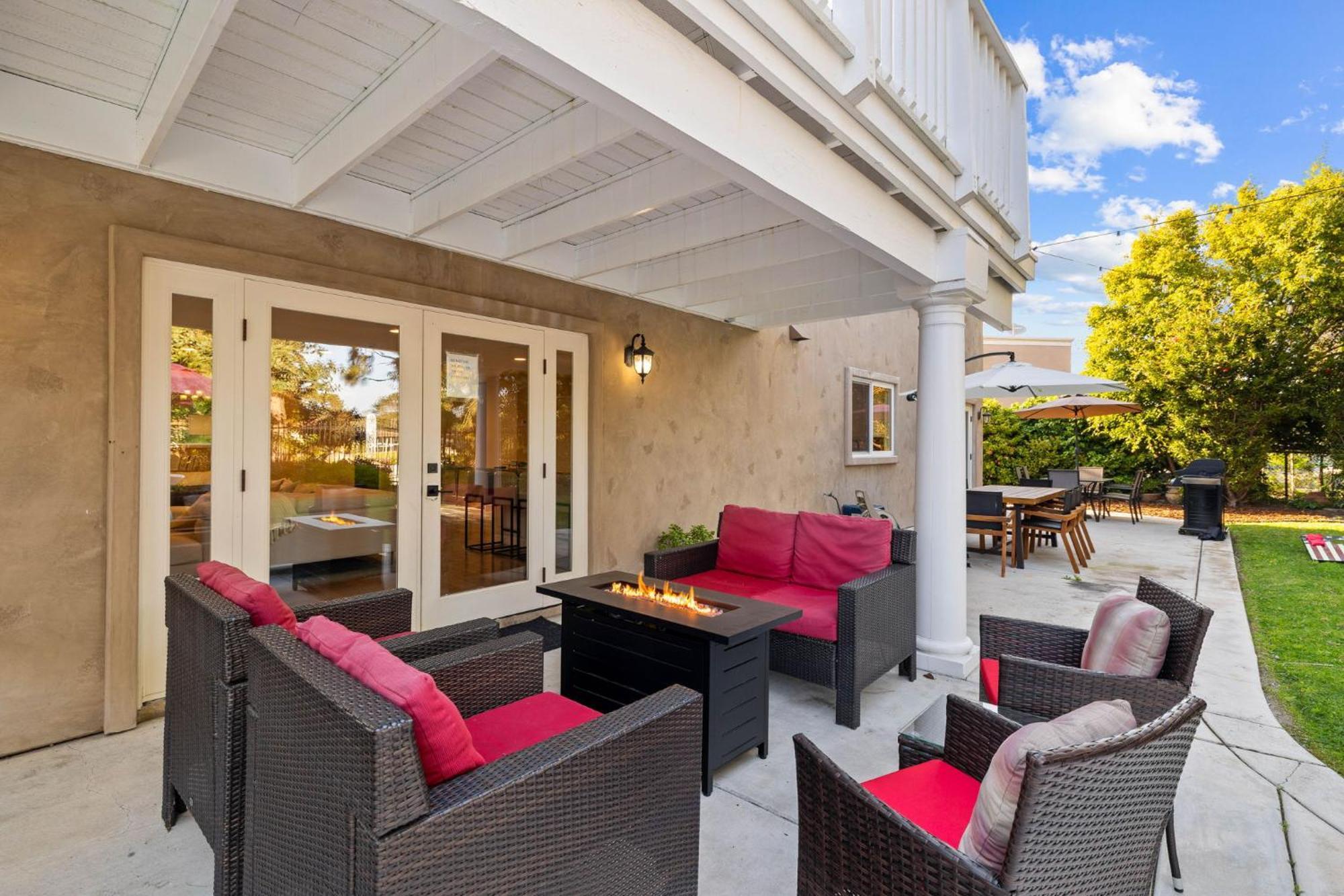 Oceanview Luxe Retreat With Rooftop Villa *