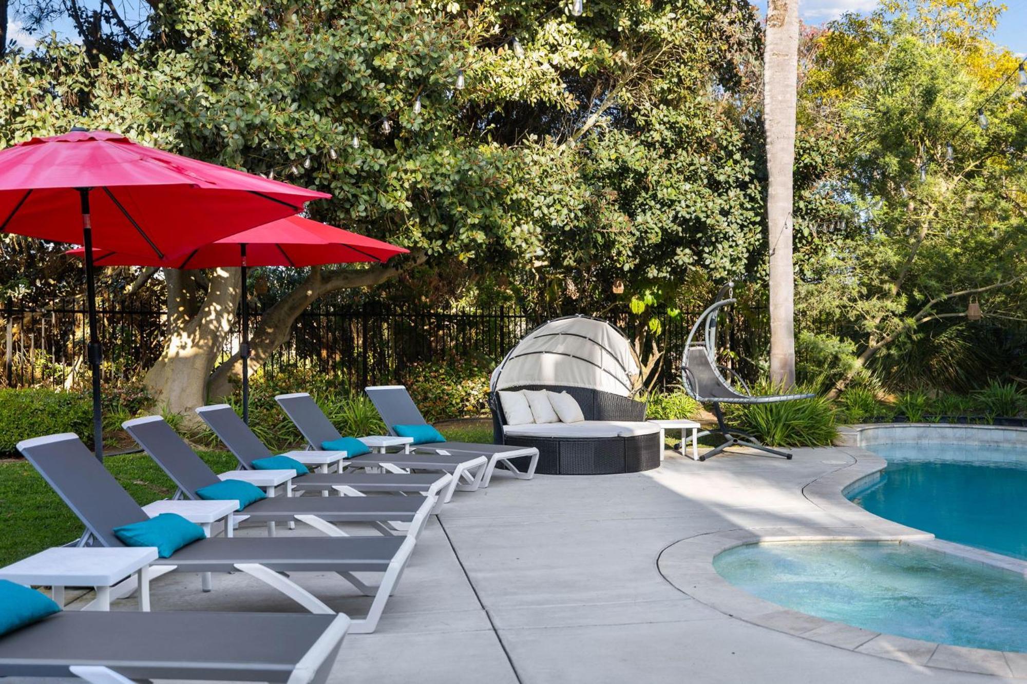 Oceanview Luxe Retreat With Rooftop Villa *