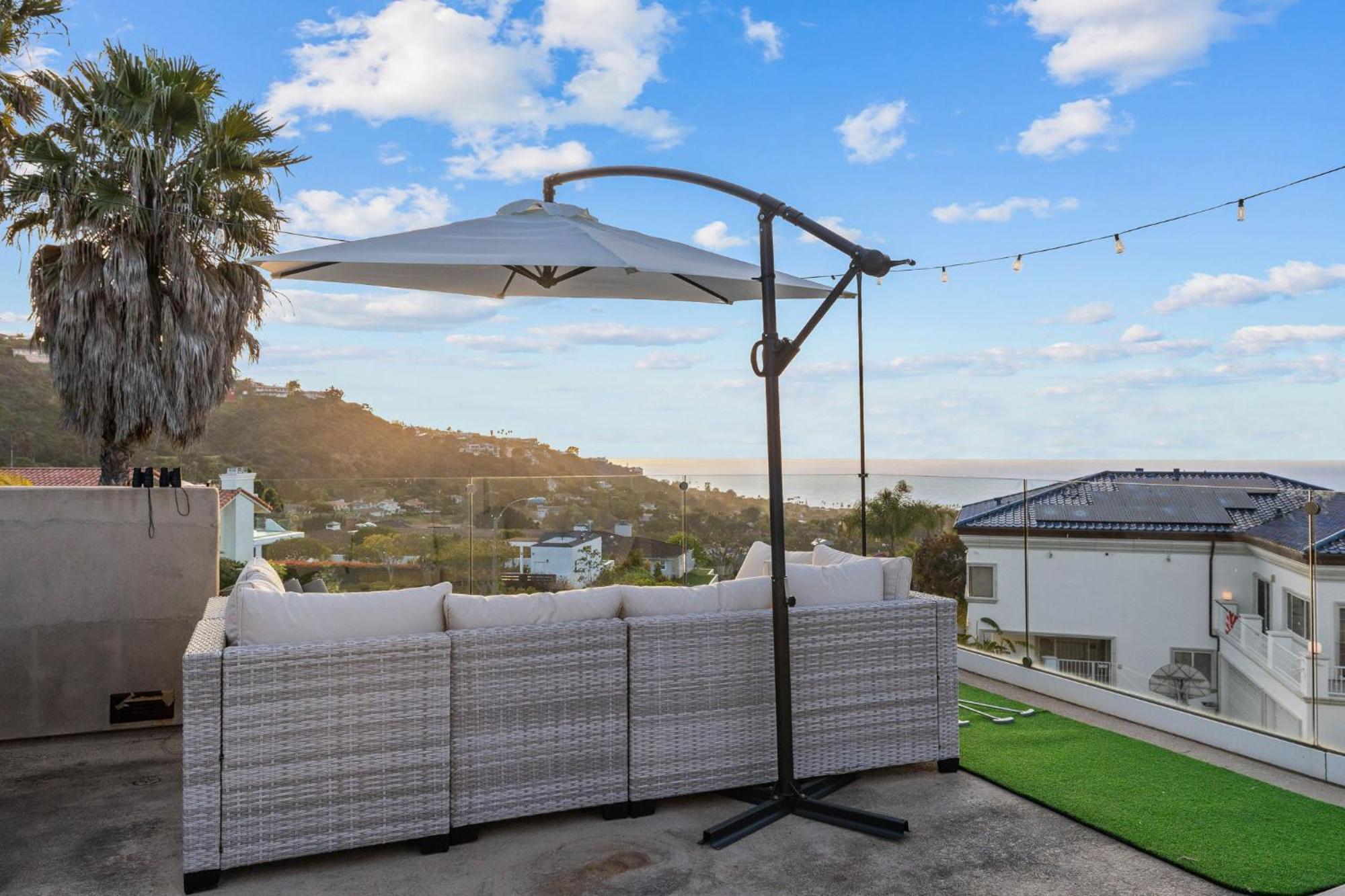 Villa Oceanview Luxe Retreat With Rooftop *