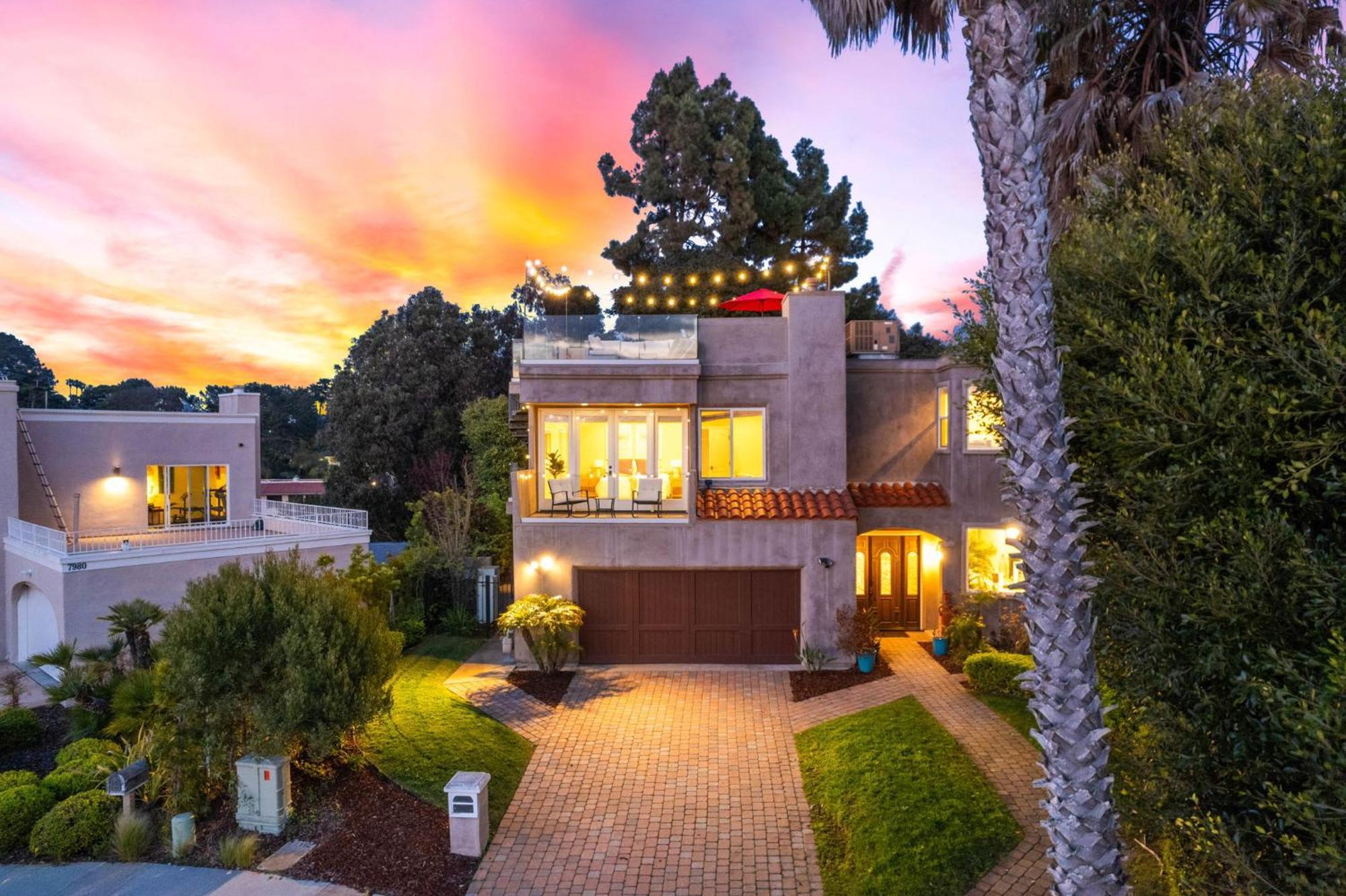 Villa Oceanview Luxe Retreat With Rooftop